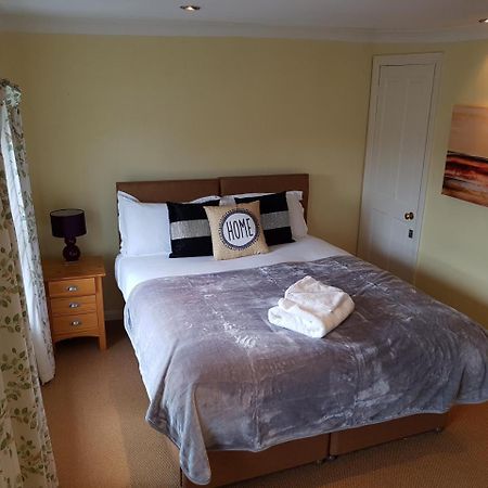 Slough Centre Townhouse With Driveway Parking For Up To Two Cars Appartement Buitenkant foto