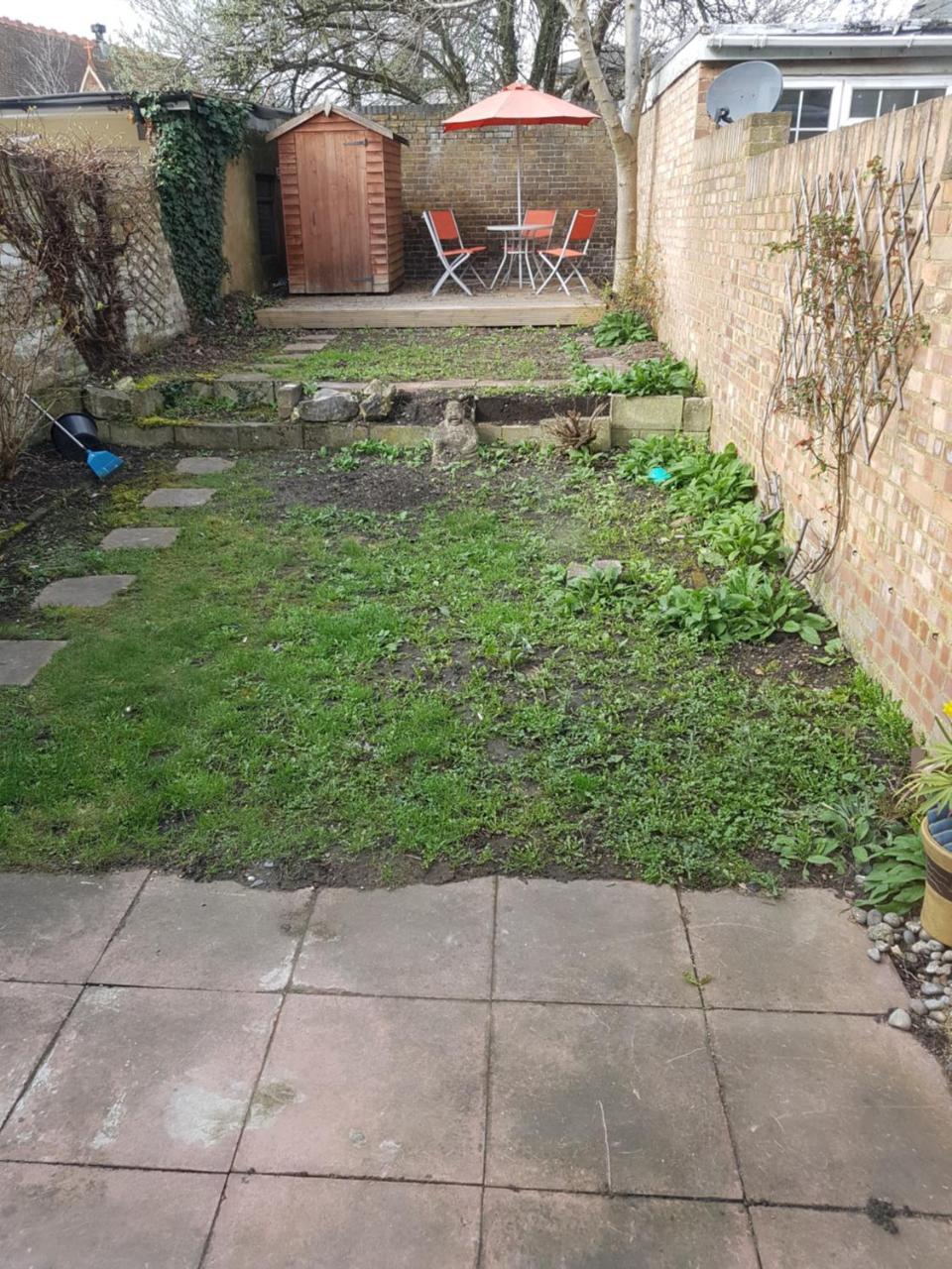Slough Centre Townhouse With Driveway Parking For Up To Two Cars Appartement Buitenkant foto